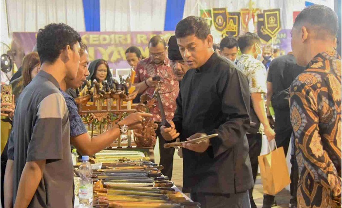 Paguyuban Keris Panji Joyoboyo  Adakan Pagelaran Keris dan Bursa Nasional di Kediri