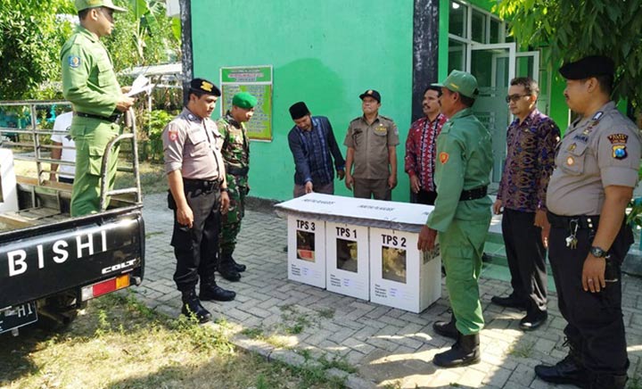 Kecamatan Senori Mulai Distribusikan Logistik Pilkades Serentak