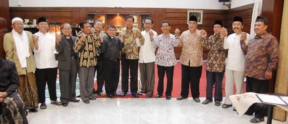 Tokoh Lintas Agama dalam FKUB Surabaya Serukan Kedamaian