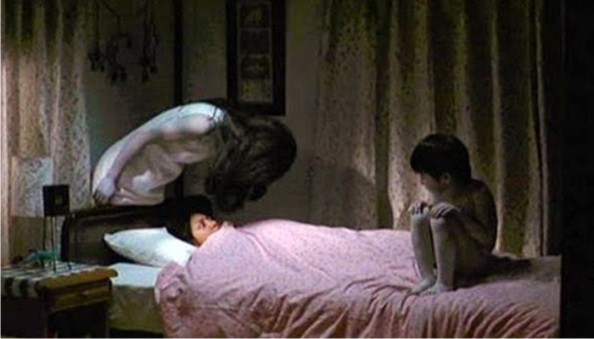 Tidur Telanjang Bulat Konon Bisa Lihat Hantu
