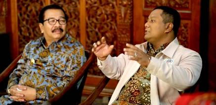  Gubernur Jawa Timur Sesalkan Kebijakan Impor Beras