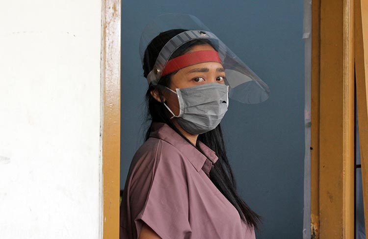Face Shield Buatan Warga Kota Kediri Hasil Pekerjakan Warga Terdampak Covid-19