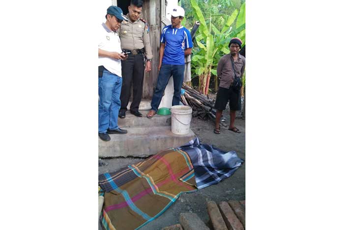 Tersangka saat hendak dibawa ke RS Bhayangkara Pusdik Gasum Porong.