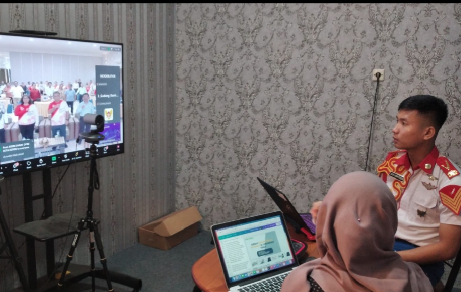 ASN Pemerintah Kota Kediri saat mengikuti webinar secara daring melalui zoom meeting