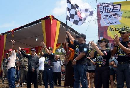 bendera telah 'dikibaskan', adrenalin siap dipacu di medan penuh tantangan.foto:humas 