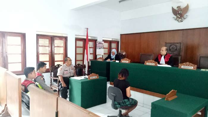 Razia Jelang Natal dan Tahun Baru, Polres Pasuruan Jaring PSK dan Penjual Miras