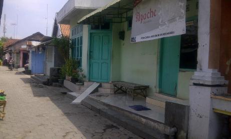 SEPI: salah satu sudut lokalisasi Guyangan yang nampak sepi usai deklarasi bebas prostitusi. (soewandito/BangsaOnline)