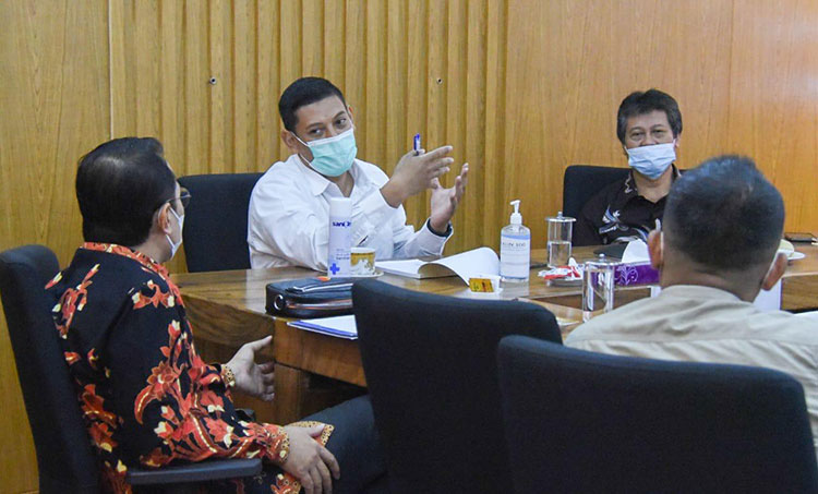 Tunaikan Kewajiban, Wali Kota Kediri: Semua Petugas Pemakaman Covid-19 Sudah Dapat Honor