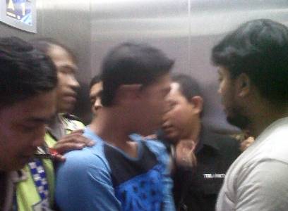 Mengaku 'Utusan Tuhan', Pecahi Kaca 2 Wisma Dolly 