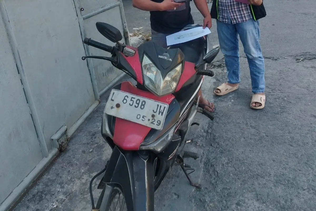 Sejoli yang Kompak Jadi Maling Motor Dibekuk Polsek Gresik Kota, Supra X Milik Korban Diamankan