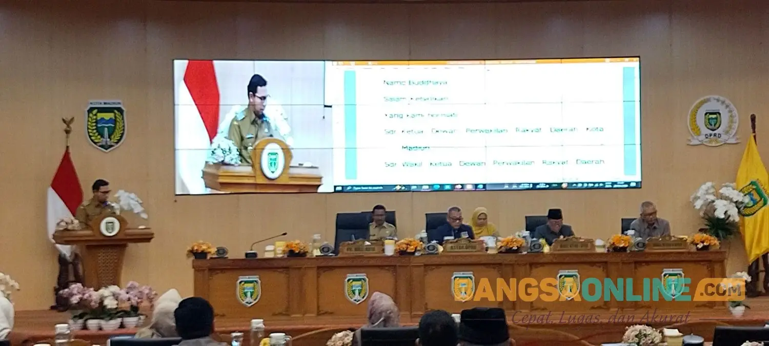 Proses penyampaian nota keuangan oleh Plt Wali Kota Madiun, Bagus Panuntun. Foto: Hendro Suhartono/BANGSAONLINE