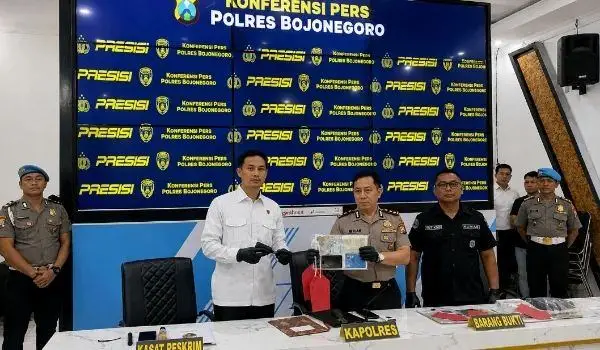 Konferensi pers Polres Bojonegoro dalam ungkap kasus penyanderaan di Kecamatan Dander