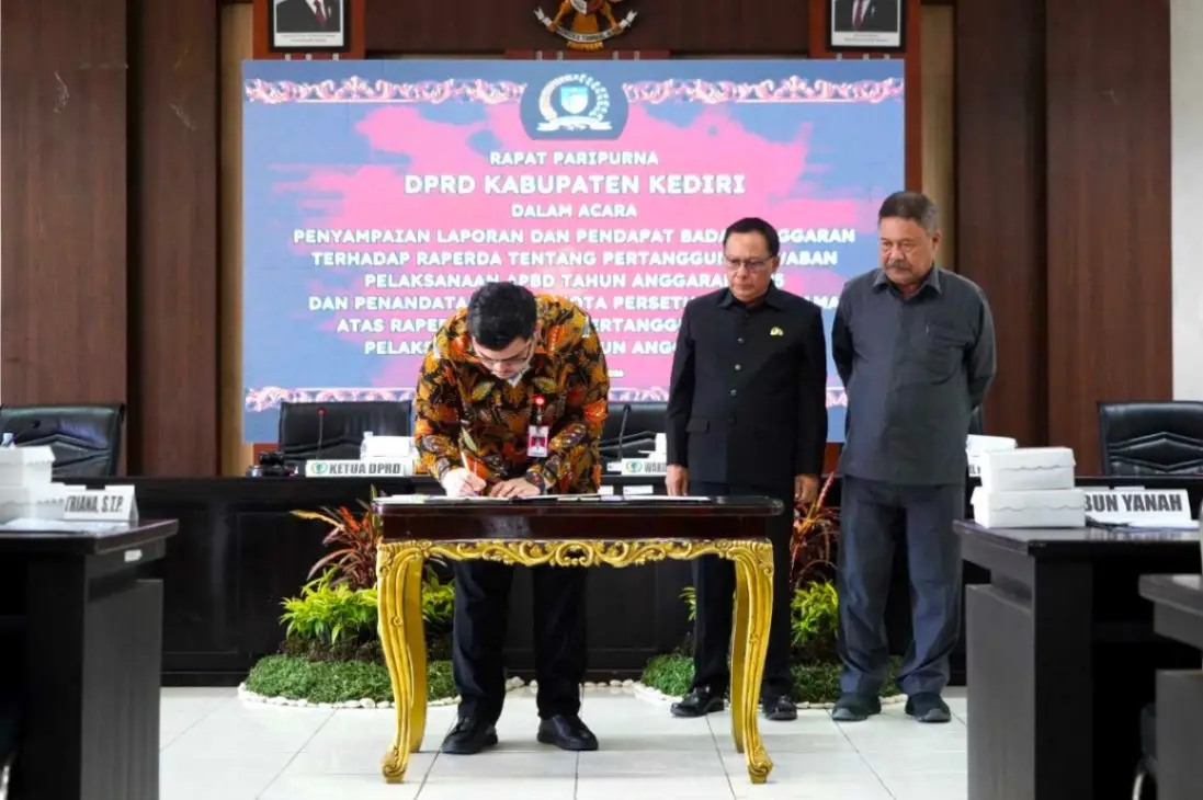 Raperda Pertanggungjawaban APBD 2025 Kabupaten Kediri Disetujui Bersama