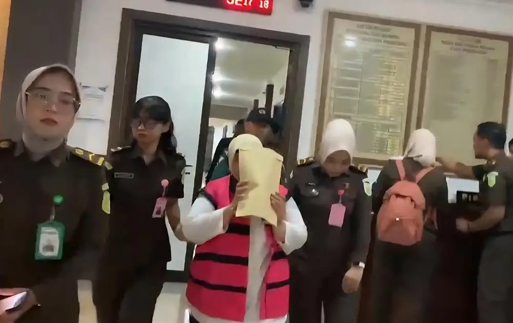 Tersangka Korupsi Lampu Hias DLH Kota Probolinggo, Kejaksaan Tahan Eks PPK