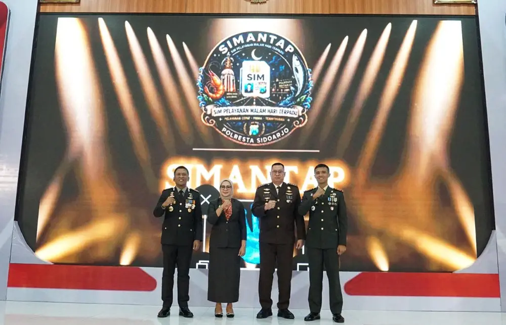 Mudahkan Pekerja, Satlantas Polresta Sidoarjo Luncurkan Layanan SIM Keliling Malam Hari 