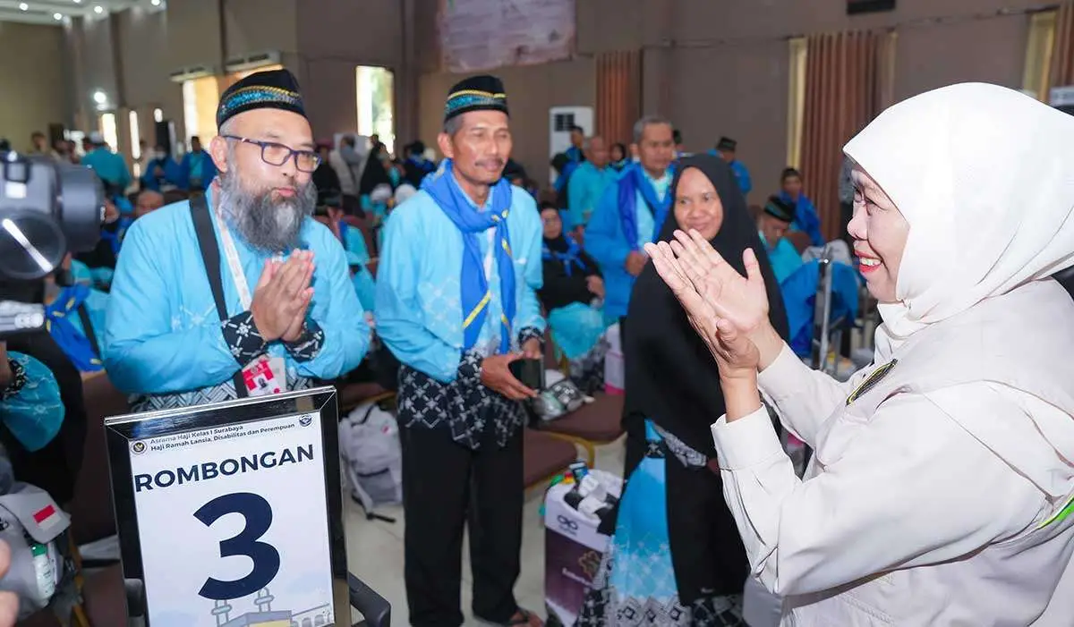Gubernur Khofifah dan Menhaj Gus Irfan Sambut Kloter Terakhir Haji Debarkasi Surabaya