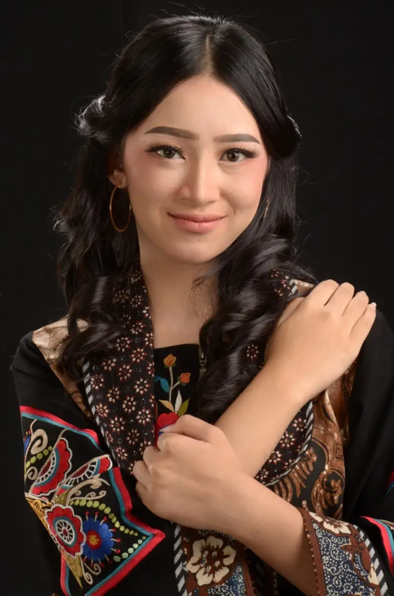 Siswi SMPN 1 Surabaya Dapat Dukungan Langsung dari Mahfud MD di Ajang Indonesia's Girl 2026