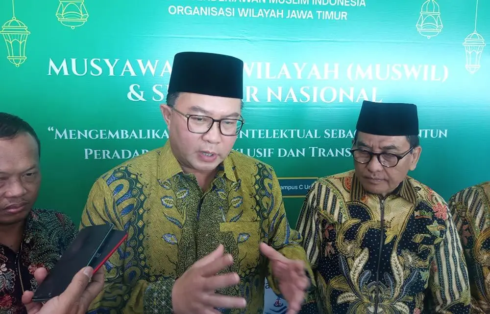 Prof. Arief Satria, Ketua ICMI Pusat, saat memberikan keterangan.