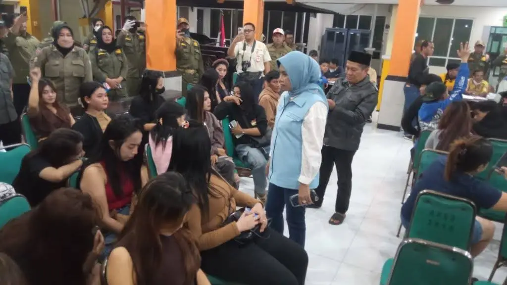 Razia Pekat di Eks Tol Gempol-Porong, Satpol PP Sidoarjo Amankan 75 LC dan Sita Puluhan Botol Miras