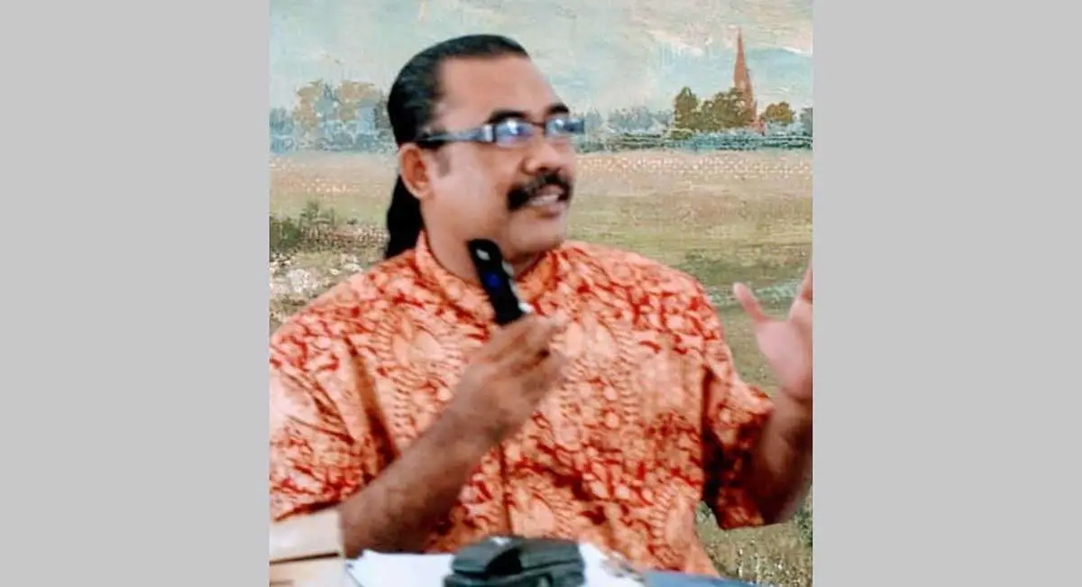 Dosen Filsafat Digital Fakultas Ushuluddin dan Filsafat
UINSA, Suhermanto Ja’far.