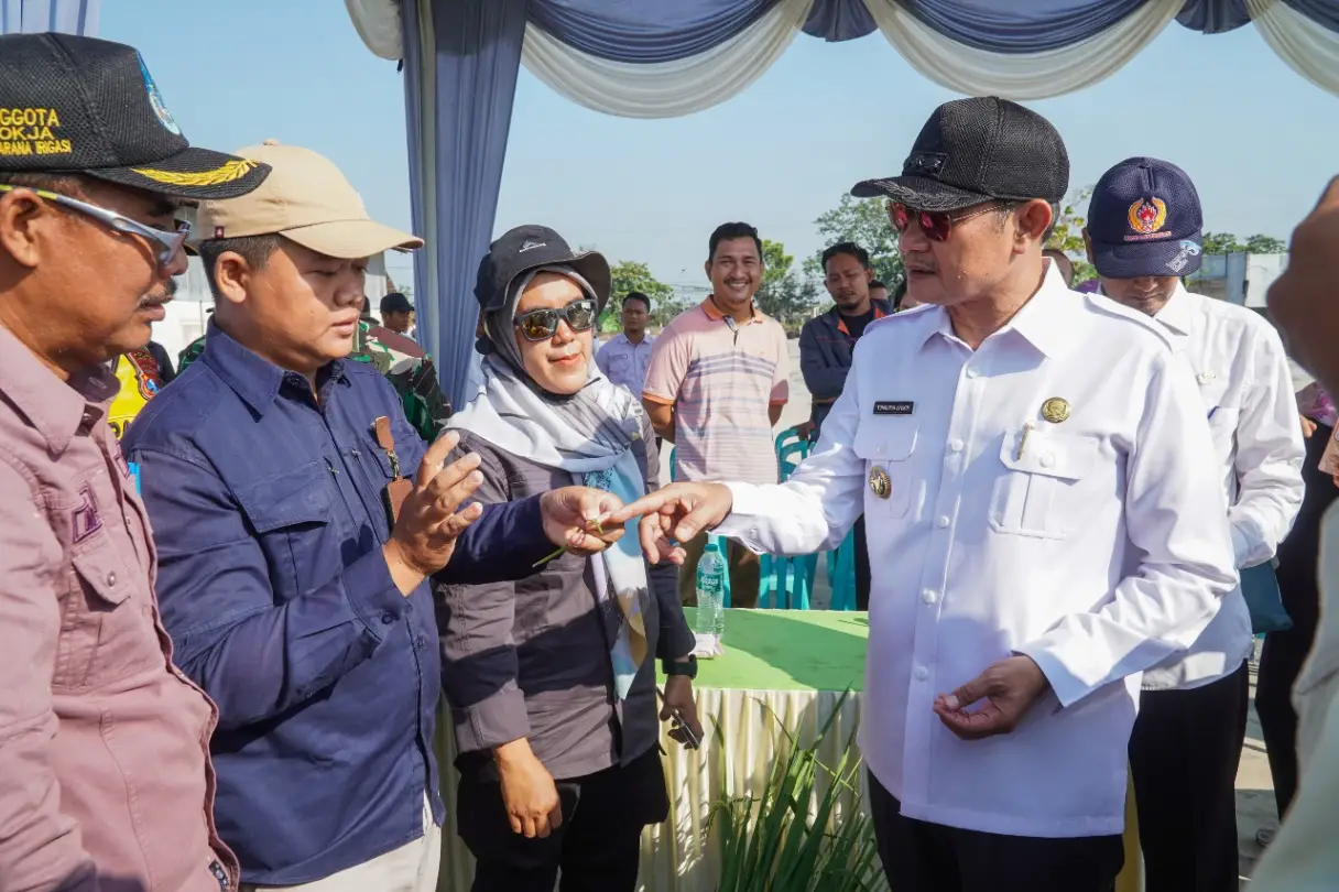 Gempur Hama Wereng Gunakan Drone, Pemkab Lamongan Gerdal OPT WBC Serentak