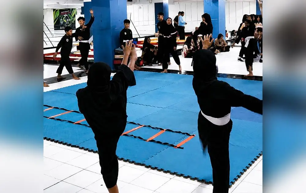 Aktivitas sejumlah komunitas di SUBEC Creative Hub eks Hi-Tech Mall. Foto: Hms