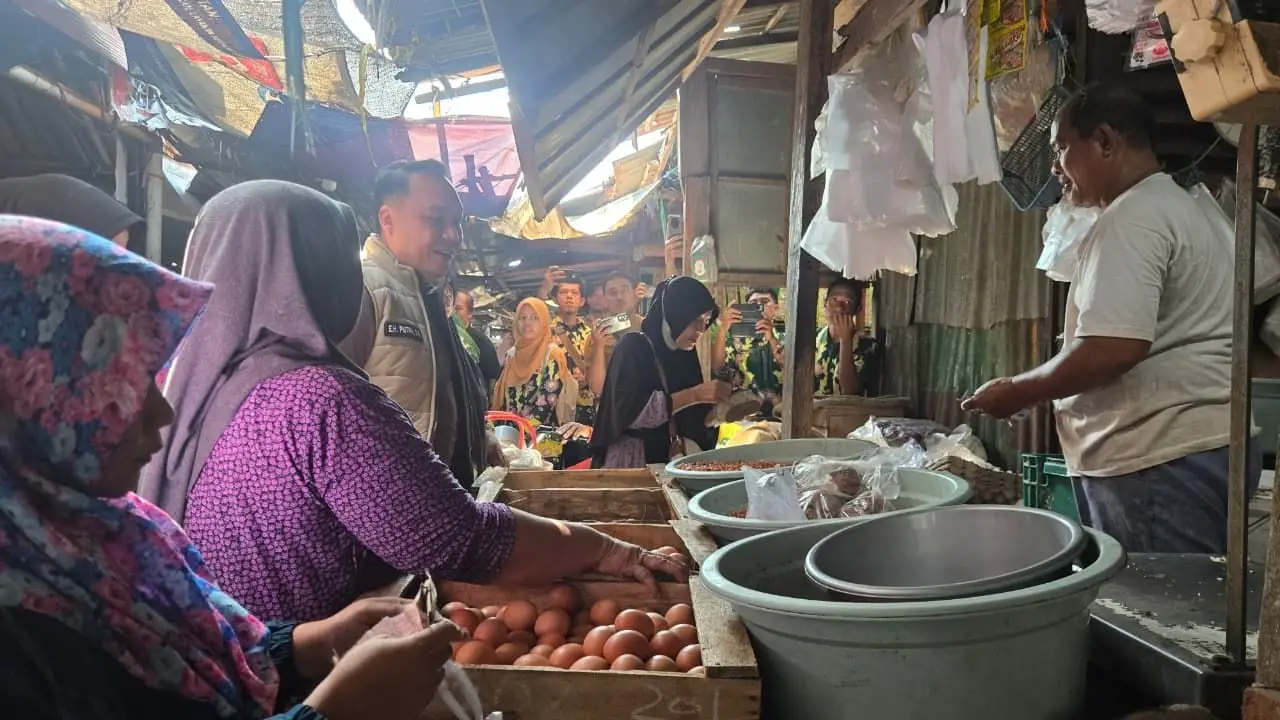 Satgas Pangan Polres Pasuruan Sidak Pasar, Pastikan Harga Telur Stabil dan Stok Terjaga