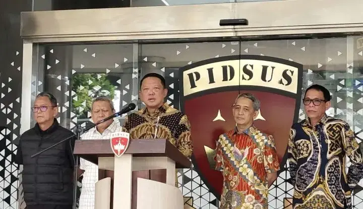 Jampidsus Febri Adriansyah saat memberi keterangan ke awak media (dok. Antara)