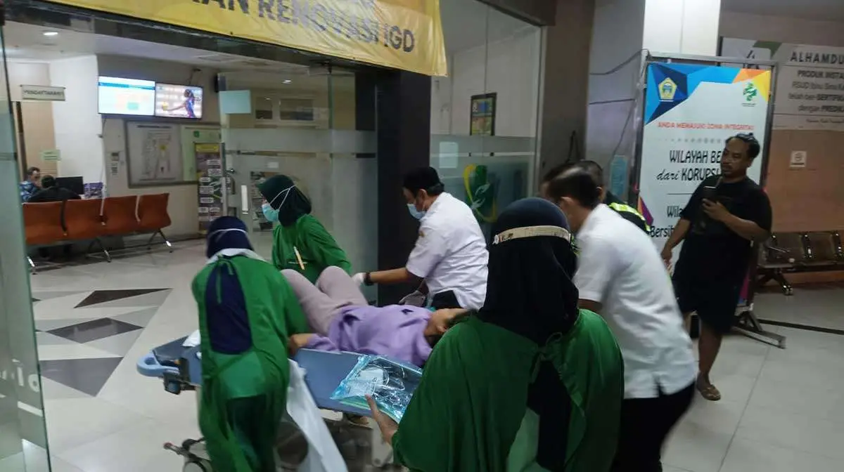 Satlantas Polres Gresik Kawal Ibu Melahirkan hingga Selamat di RSUD Ibnu Sina