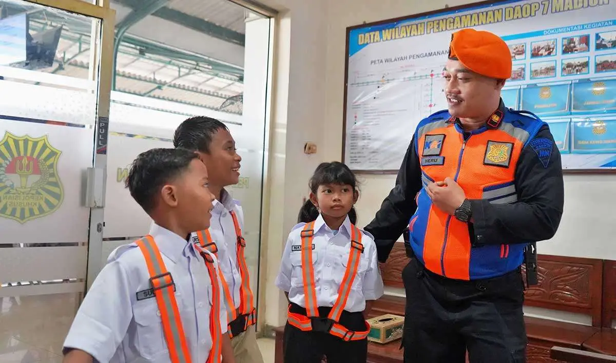 KAI Daop 7 Madiun Kenalkan Profesi Perkeretaapian Lewat Rail Academy