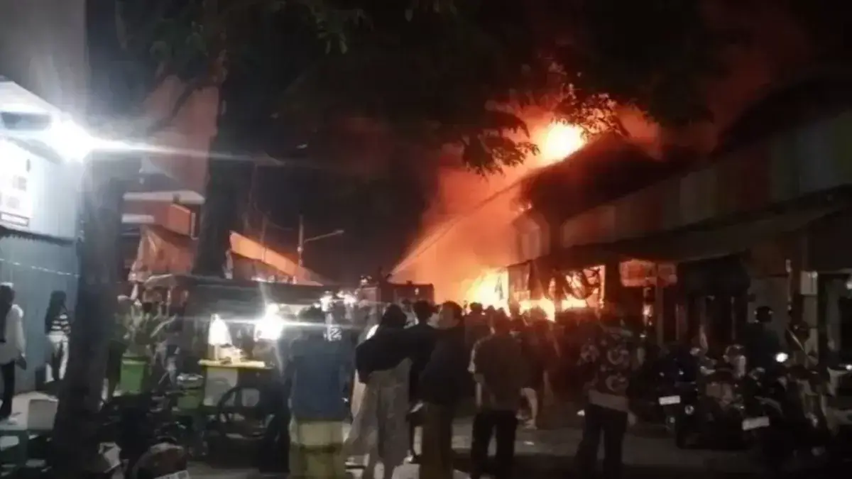 Polres Lamongan Selidiki Penyebab Kebakaran Pasar Agrobis Babat