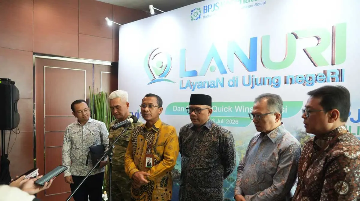 Direktur Utama BPJS Kesehatan bersama jajaran ketika memberi keterangan kepada wartawan. Foto: Ist