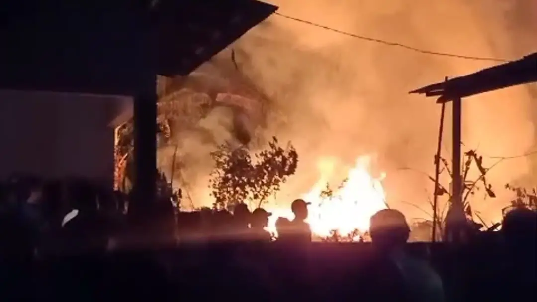 Dua Rumah di Asembagus Situbondo Ludes Terbakar, Kerugian Ditaksir Capai Rp290 Juta