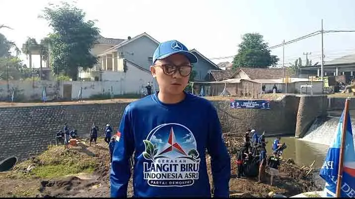 HUT Partai Demokrat ke-25, Ketua DPC Pasuruan Gelar Gerakan Langit Biru Indonesia Asri
