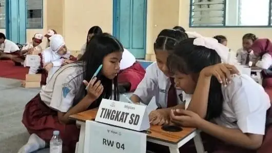 Peserta Cerdas Cermat saat berdiskusi. (Ist).
