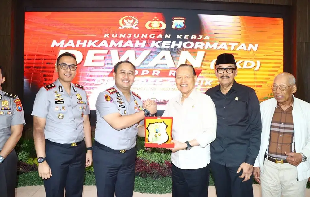 Cegah Penyalahgunaan Pelat Nomor Khusus Anggota Dewan, MKD DPR RI Sosialisasi ke Polres Gresik