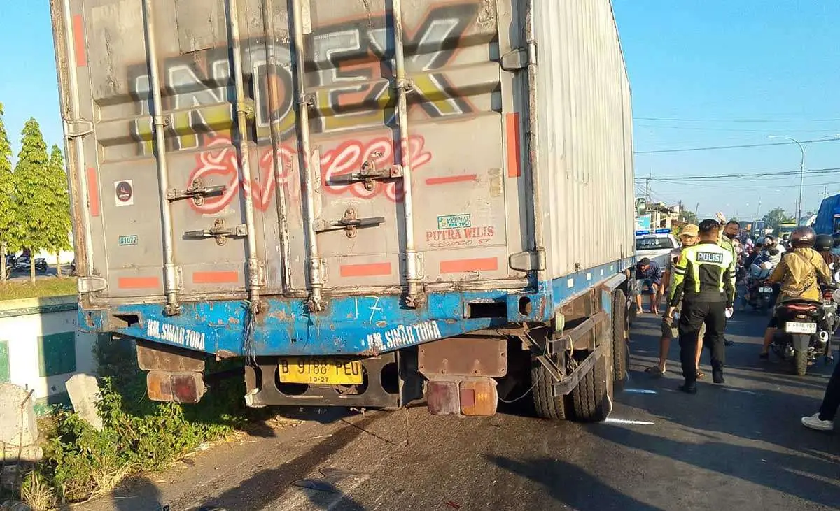 Kecelakaan Beruntun di Jombang, 2 Orang Tewas