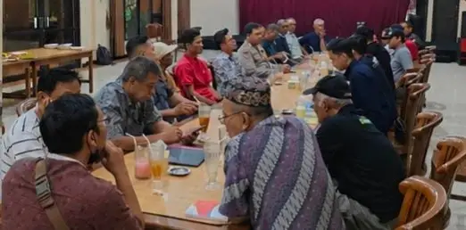 Taman Jivva Group Salurkan Kompensasi Debu, Warga Kebraon Sambut Positif