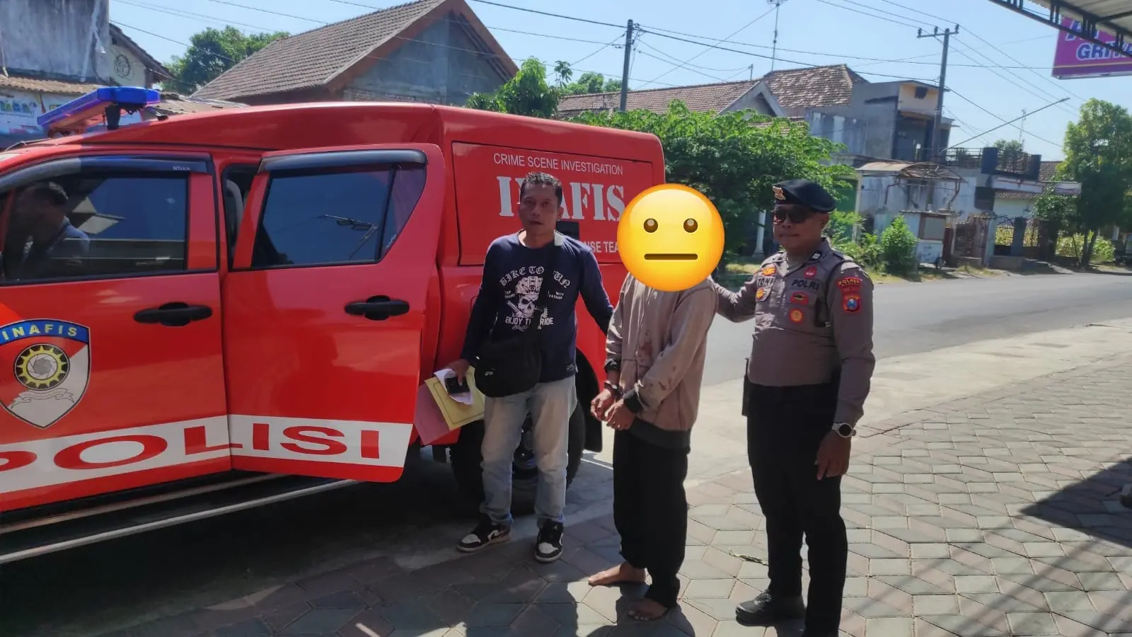 Pelaku saat diamankan polisi