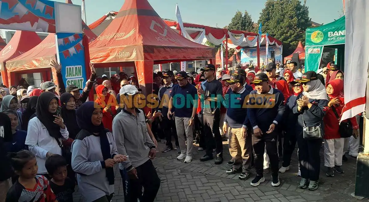 Ribuan Warga Meriahkan Jalan Sehat Harkopnas ke-79 di Sidoarjo