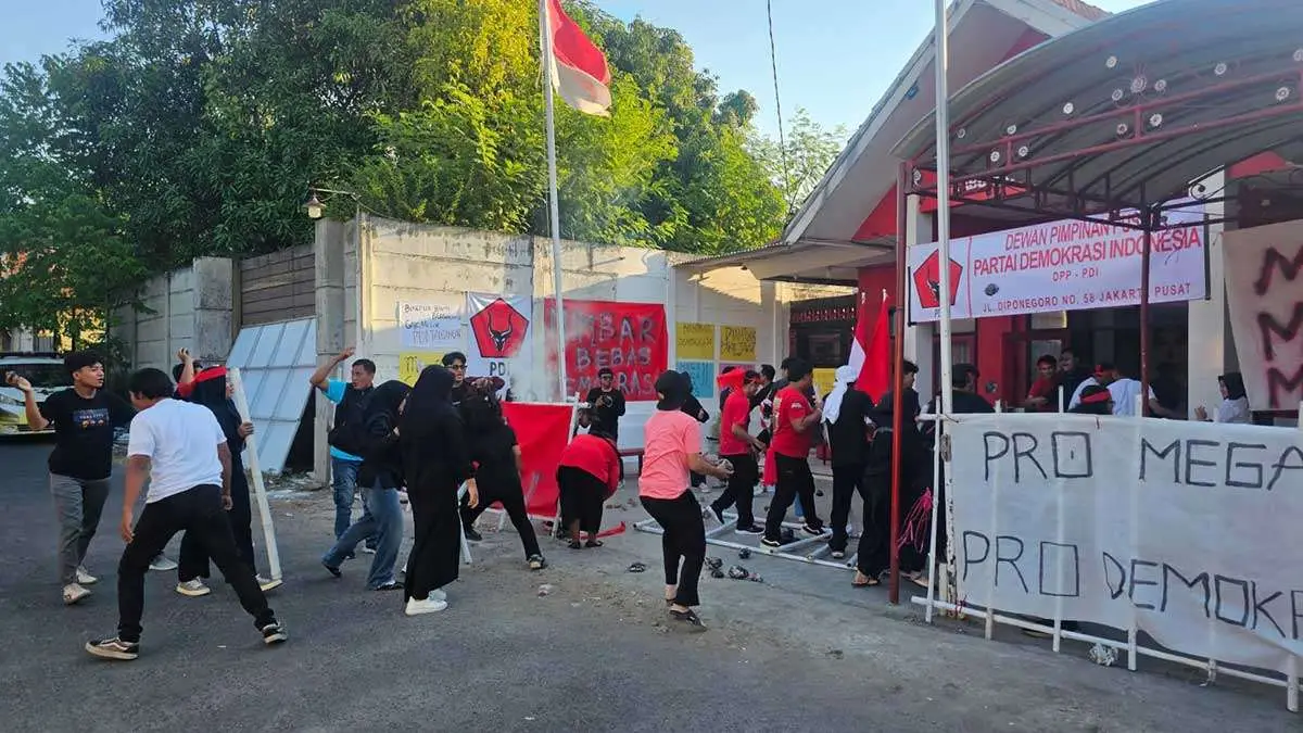 DPC PDIP Sidoarjo Gelar Teatrikal Peringatan 30 Tahun Kudatuli