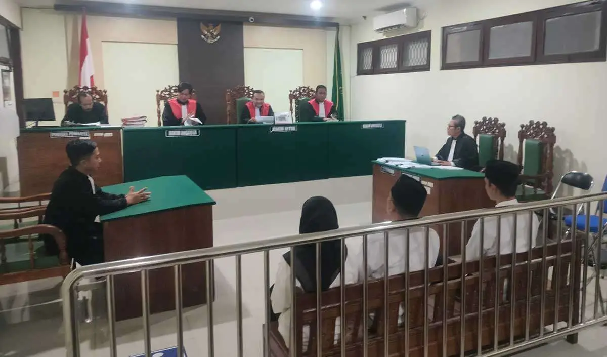 Sidang Pledoi Kasus Greenhouse Ganja di Jombang, Kuasa Hukum Minta Majelis Hakim Bebaskan Terdakwa 