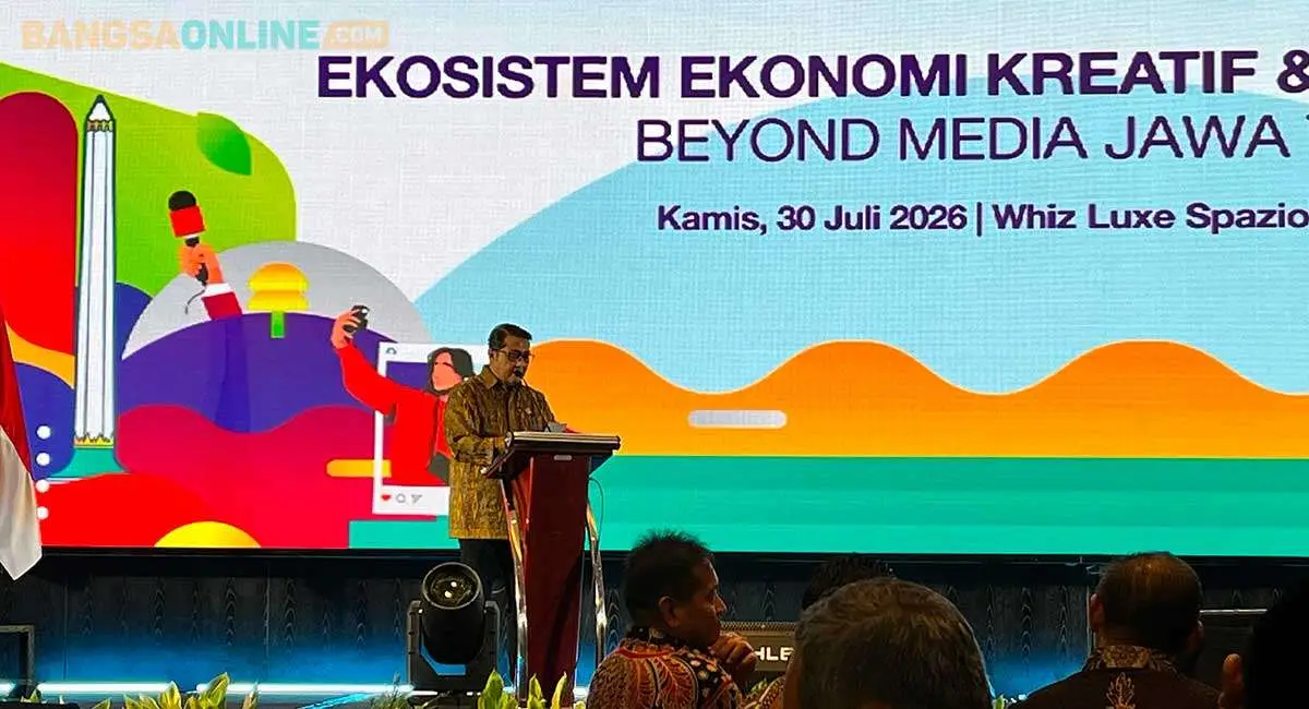 Menekraf, Teuku Riefky Harsya, saat memberi sambutan dalam Jatim Media Summit 2026. Foto: M. SULTHON NEAGARA/BANGSAONLINE