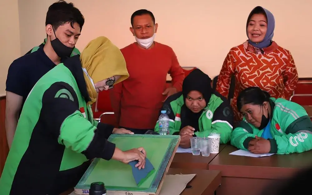 Pemkot Surabaya Perkuat Perlindungan Jaminan Sosial dan Pemberdayaan bagi Pengemudi Ojol
