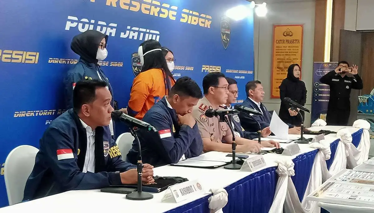 Ditressiber Polda Jatim Ungkap Penipuan Jual Beli Emas