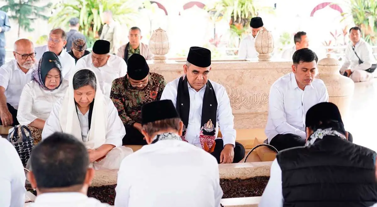 Ziarah ke Makam Bung Karno, Ketua MPR RI Ajak Masyarakat Jaga Persatuan Bangsa