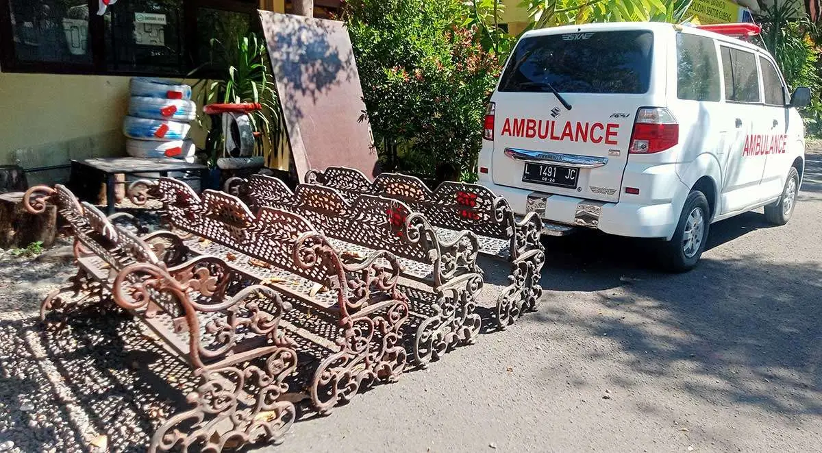 Pencuri Kursi Taman Milik Pemkot Surabaya Diringkus Polisi