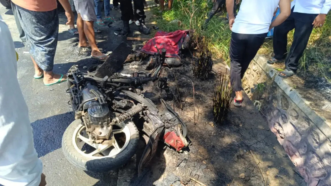 Motor Angkut Jeriken BBM Tabrakan dengan Pikap di Pamekasan, Pemotor Tewas