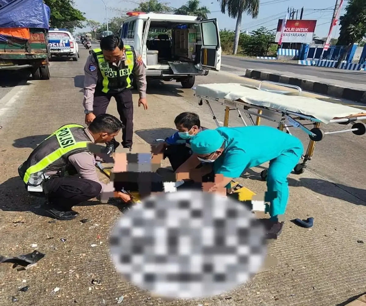 Truk Diduga Putar Balik Mendadak, Pengendara Motor Tewas di Jalan Gresik-Lamongan