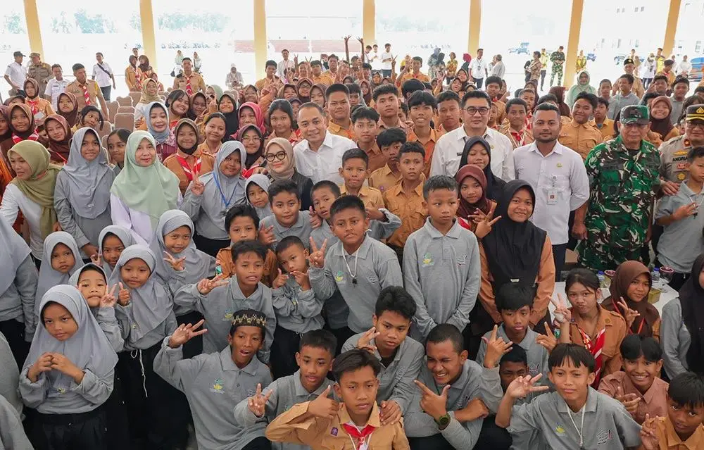 Hadiri MPLS SRT 2 Surabaya, Wali Kota Eri Cahyadi Dorong Semangat Siswa Jadi Pemimpin Berkarakter